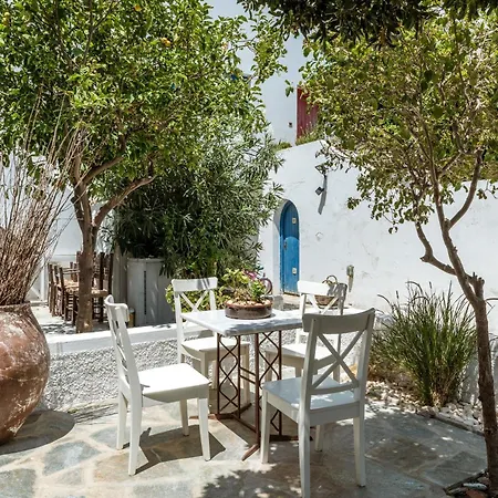 Waterfront Masterpiece * Tínos