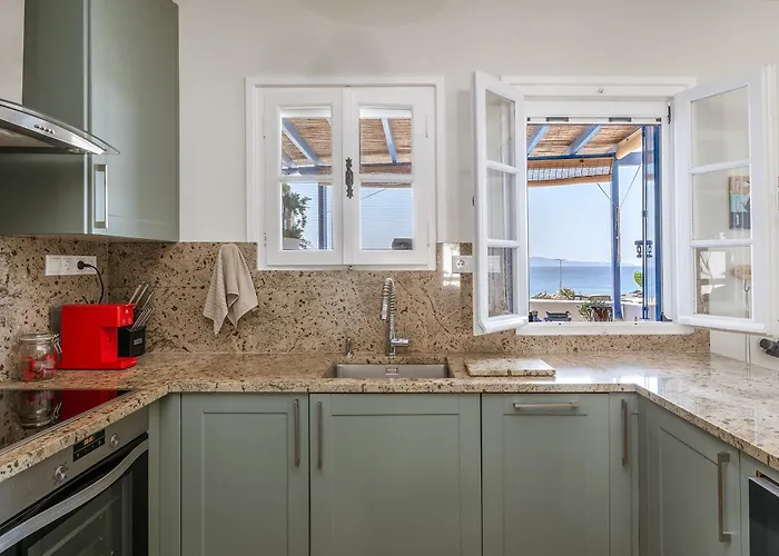 Waterfront Masterpiece Hébergement de vacances *