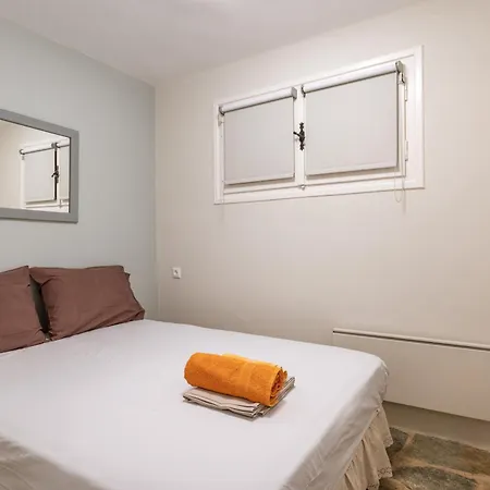 Waterfront Masterpiece * Tínos