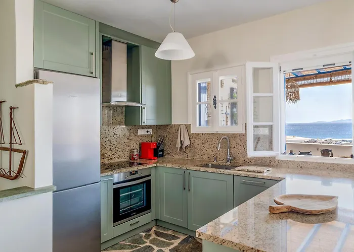 Waterfront Masterpiece * Tínos