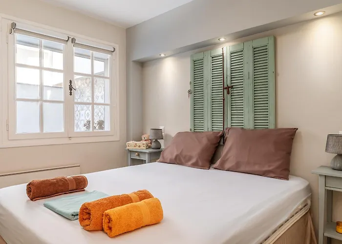 Waterfront Masterpiece *