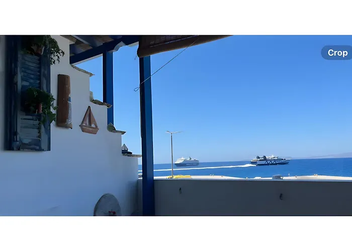 Waterfront Masterpiece * Tínos